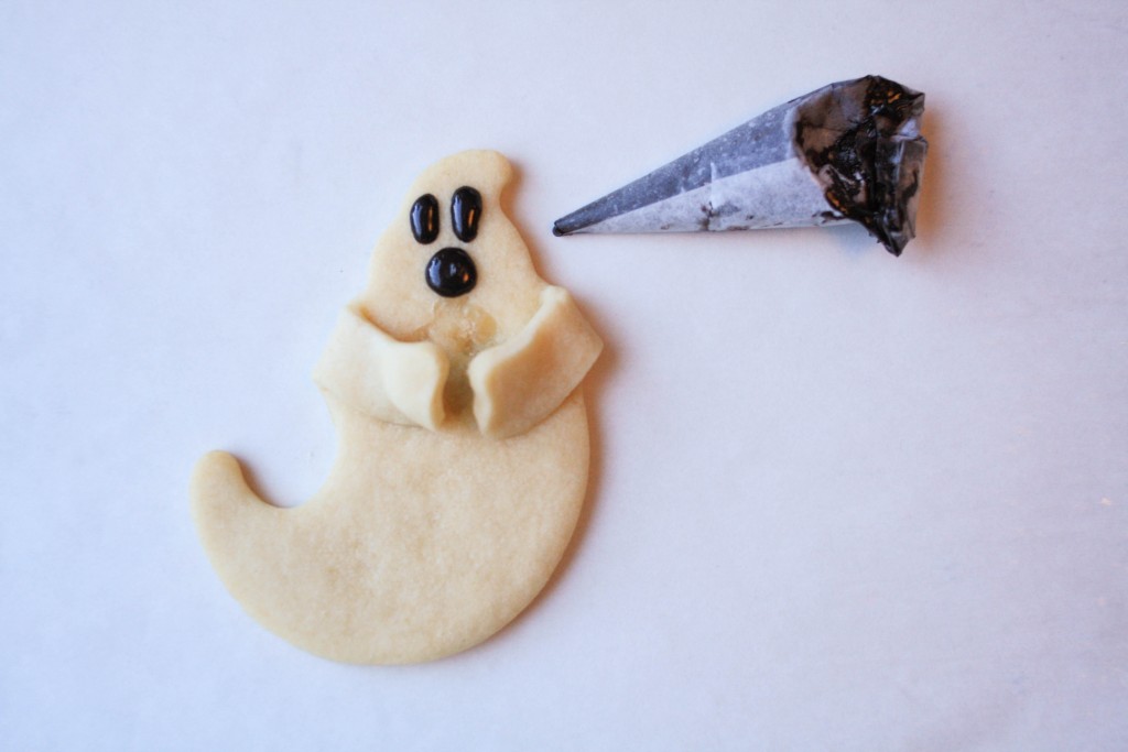 How to Make Sneaky Ghost Cookies | Erin Gardner | ErinBakes.com