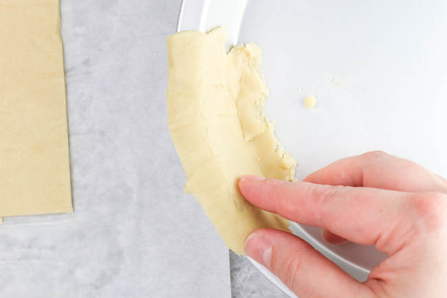 Pressing Pie Dough into a Pie Pan | Erin Gardner 